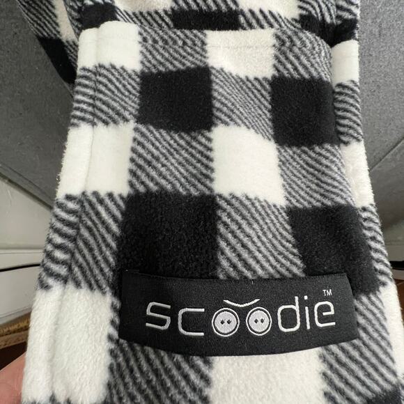 Scoodie Black and White Plaid Women's Scarves & Hood - Picture 2 of 9